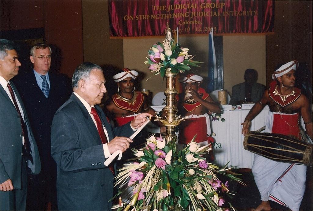 Third Meeting, Colombo 2003: Judge Weeramantry lights the ceremonial lamp