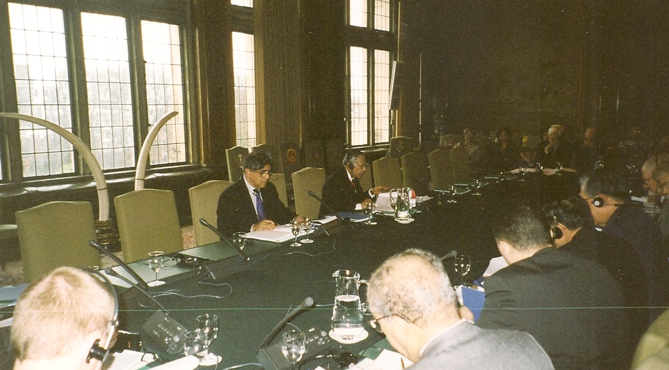 Round-Table Meeting, The Hague 2002: From left: Dr Nihal Jayawickrama and Judge Weeramantry
